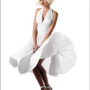 Sexy Marilyn Monroe’s Halloween costume